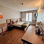 컴포트 스위트 리브 고슈 센터 아파트호텔 3*