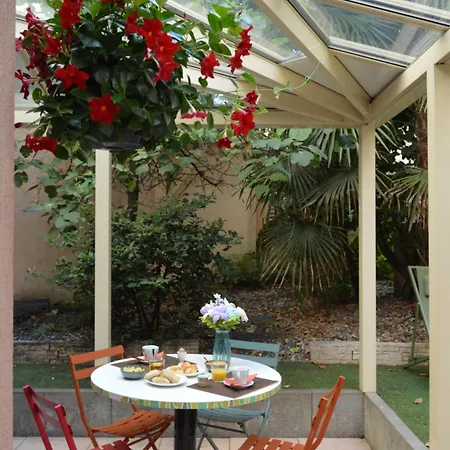 Appart hôtel Comfort Rive Gauche Centre 3*